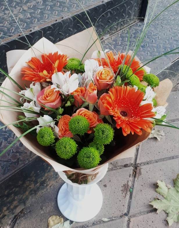 Букет цветов из: Герберы, Хризантемы, Альстромерии и Розы в Пущино