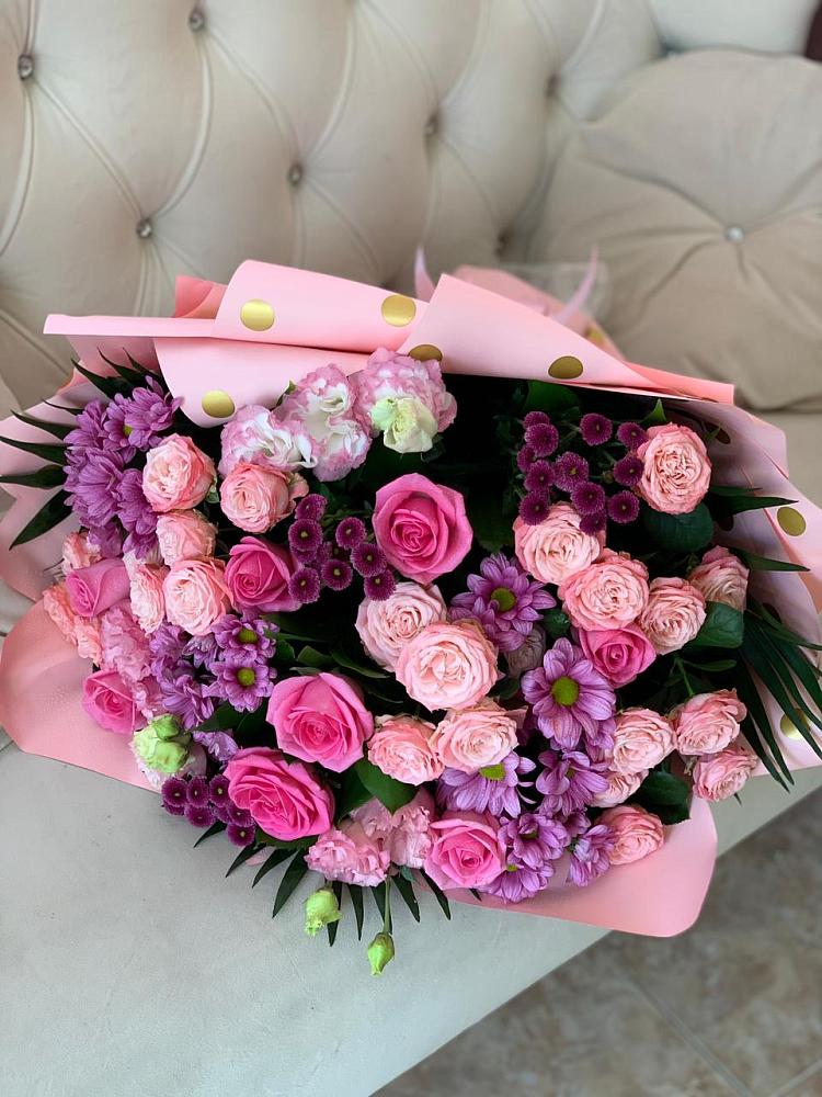 Букет цветов из: Хризантемы, Розы и Лизиантусы в Пущино