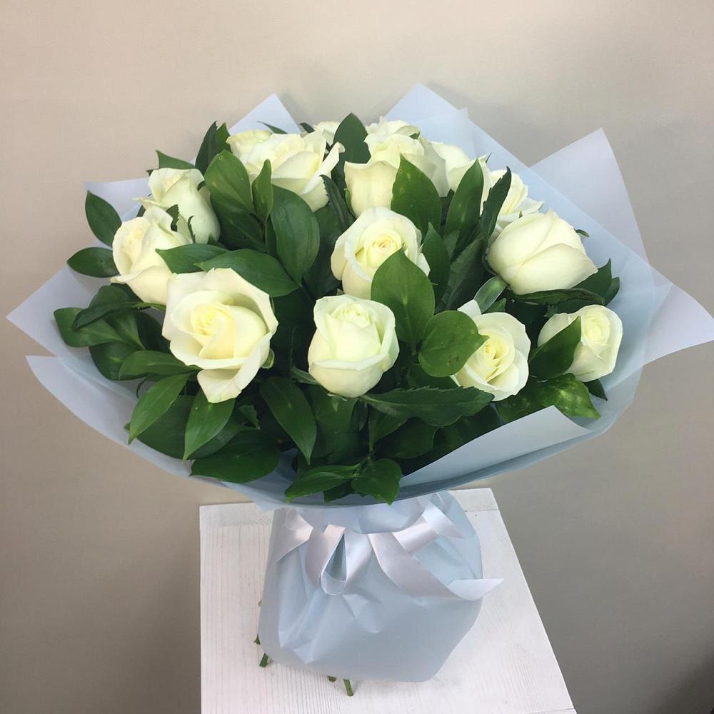 Букет 15 Белых роз Проуд в Пущино