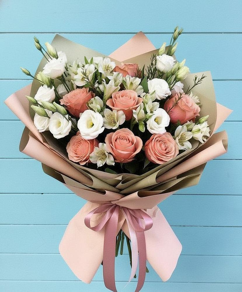 Букет цветов из: Розы, Альстромерии и Лизиантусы в Пущино