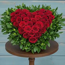 Цветочная композиция из Розы в виде сердца в Пущино