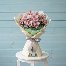 Букет цветов из:  Орхидеи и Розы #REPLACE_PRED# Пущино