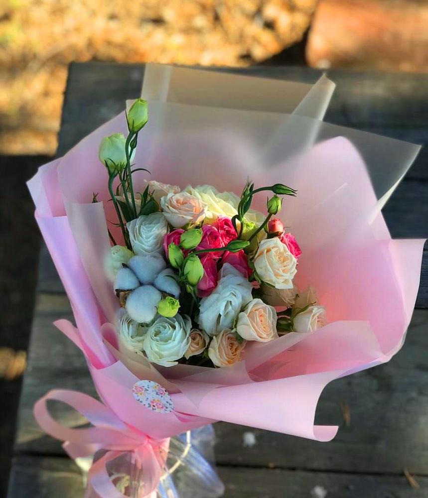 Букет цветов из: Розы и Лизиантусы в Пущино