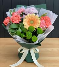 Букет цветов из:  Гвоздики, Розы, Герберы и Хризантемы в Пущино