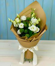 Букет цветов из:  Хризантемы и Лизиантусы #REPLACE_PRED# Пущино