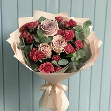 Букет цветов из:  Гвоздики и Розы в Пущино