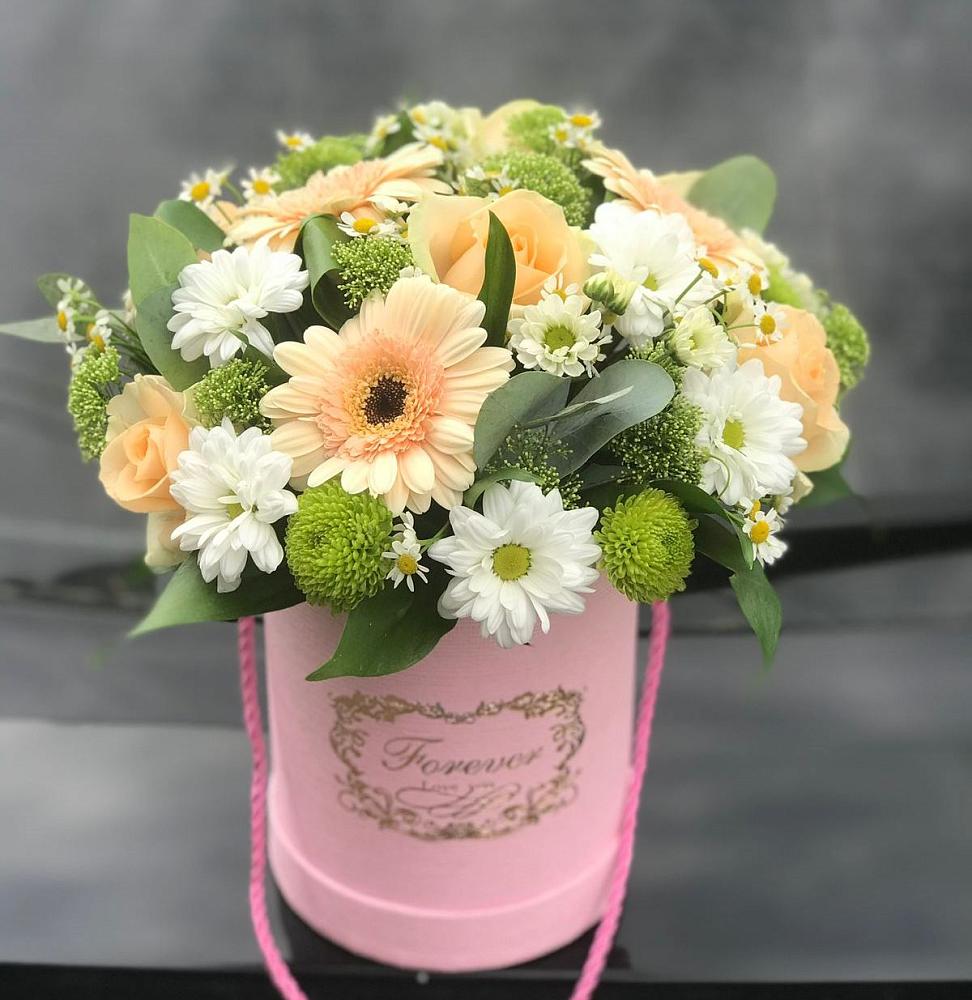 Цветочная композиция из Розы, Герберы и Хризантемы в шляпной коробке в Пущино