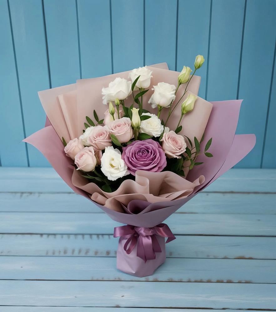 Букет цветов из: Розы и Лизиантусы в Пущино